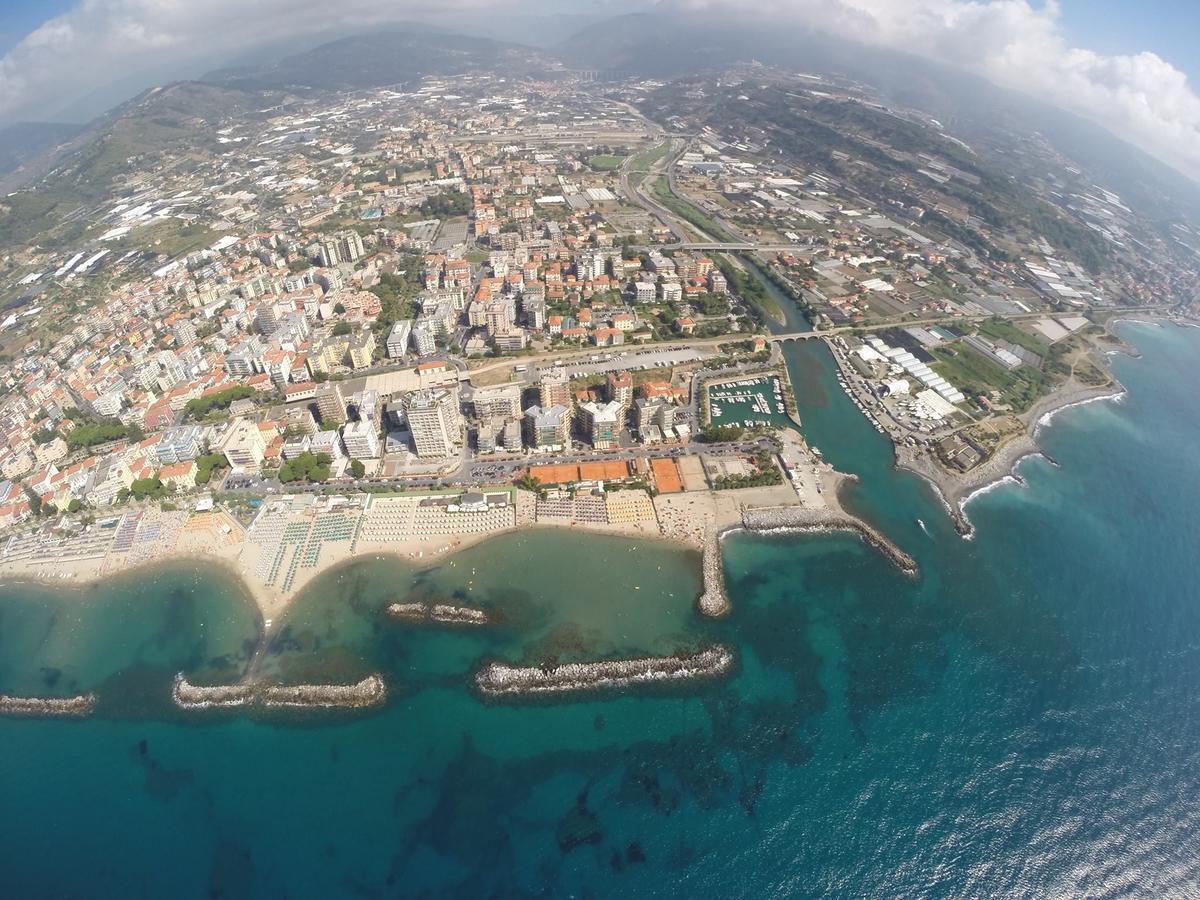 Hotel Arma Ristorante Arma di Taggia Dış mekan fotoğraf